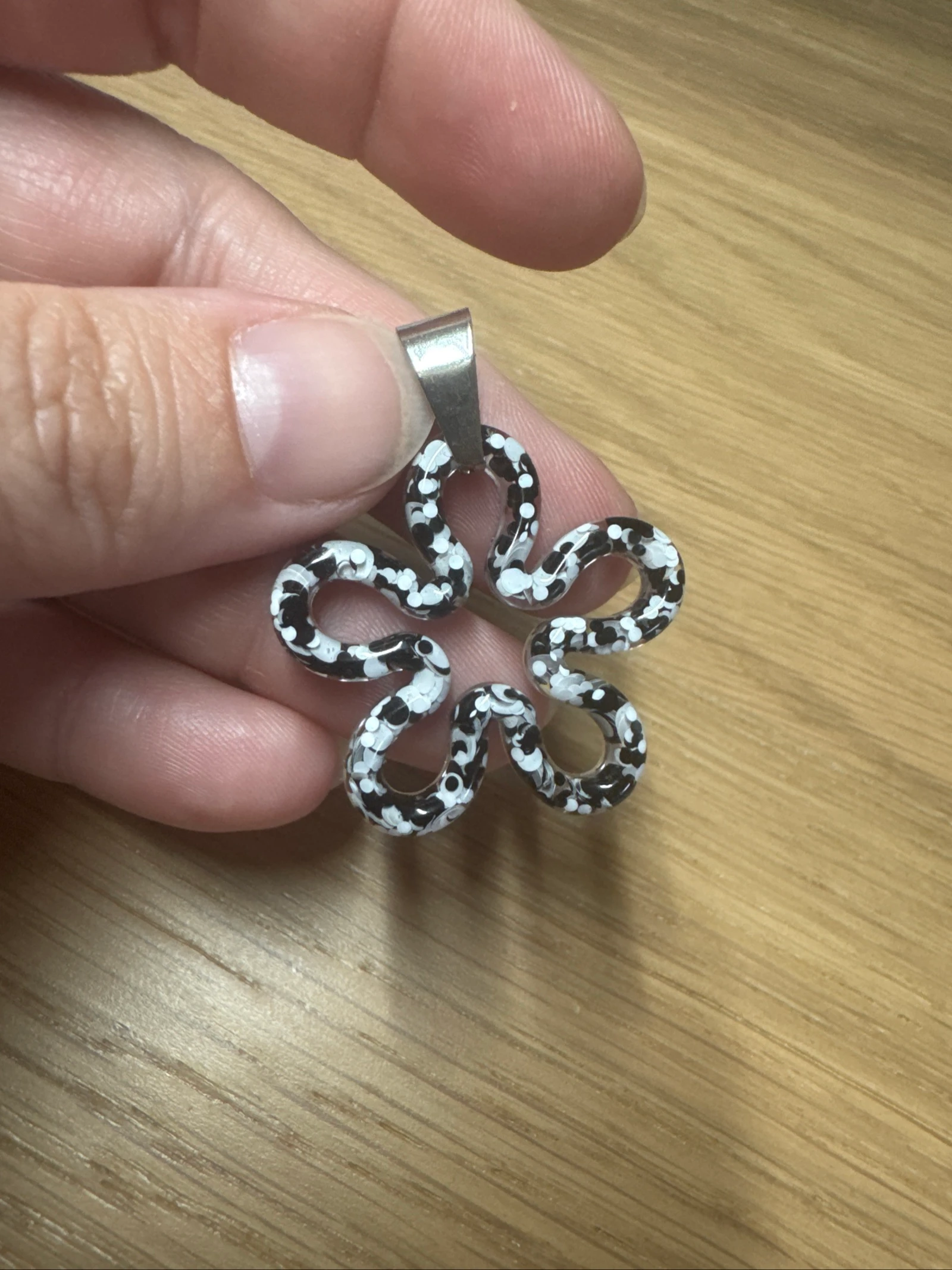Pendentif en résine 